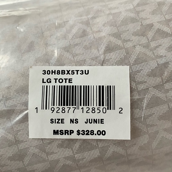 🌼Michael Kors Junie Chevron Tote🌼 - Picture 7 of 8